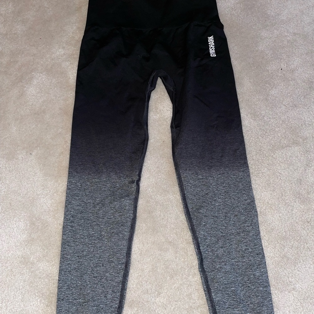 GYMSHARK leggings! Ombré color. Never worn. Too small for me - Picture 1 of 2